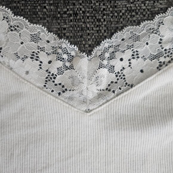 Victoria Secret white Y2K crop top v neck lace ribbed tank spaghetti strap S - Picture 2 of 9